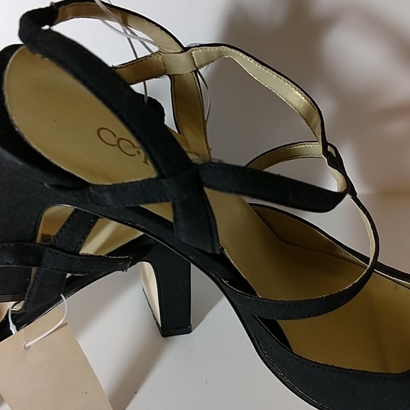 NWT Black Block Heel Strapped Shoes Size 8.5 with defects - Picture 3 of 11